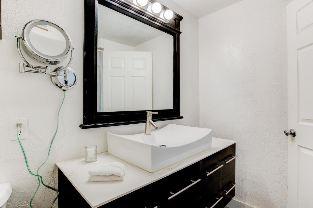 Modern Private Whole Unit 4 Bedroom Guest Suite King Bed ソルトレイクシティ エクステリア 写真