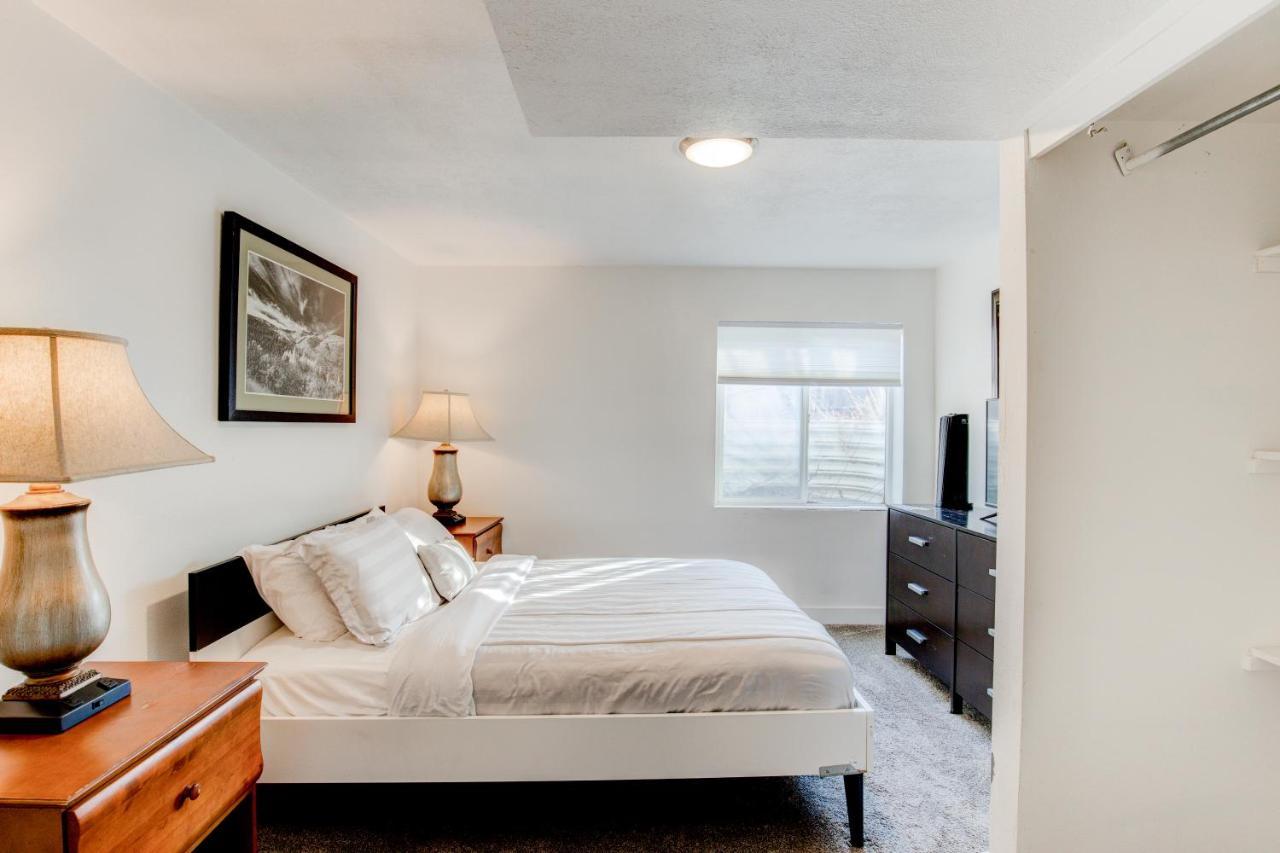 Modern Private Whole Unit 4 Bedroom Guest Suite King Bed ソルトレイクシティ エクステリア 写真