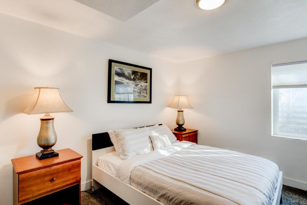 Modern Private Whole Unit 4 Bedroom Guest Suite King Bed ソルトレイクシティ エクステリア 写真