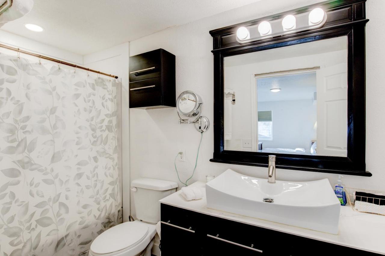Modern Private Whole Unit 4 Bedroom Guest Suite King Bed ソルトレイクシティ エクステリア 写真