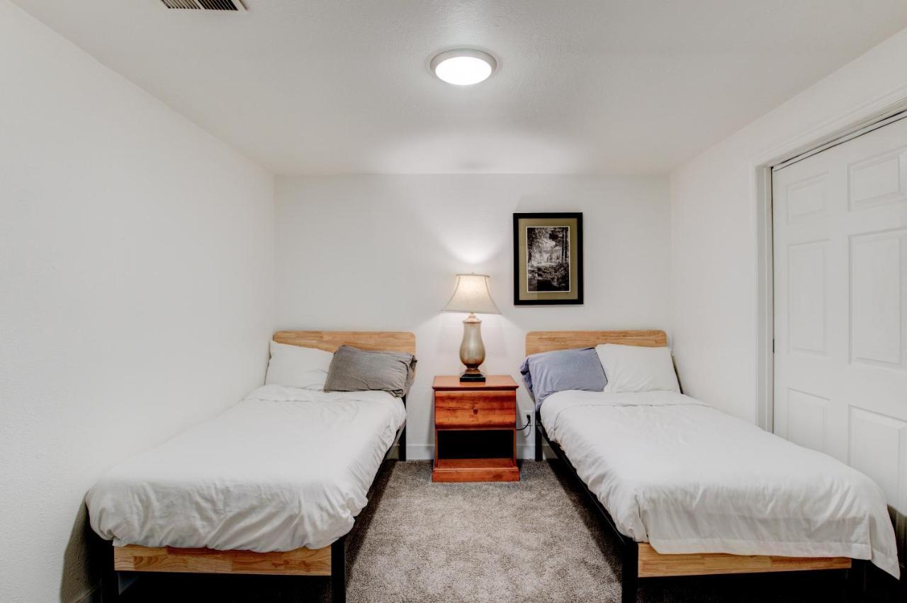 Modern Private Whole Unit 4 Bedroom Guest Suite King Bed ソルトレイクシティ エクステリア 写真