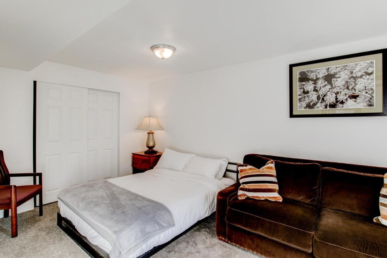 Modern Private Whole Unit 4 Bedroom Guest Suite King Bed ソルトレイクシティ エクステリア 写真