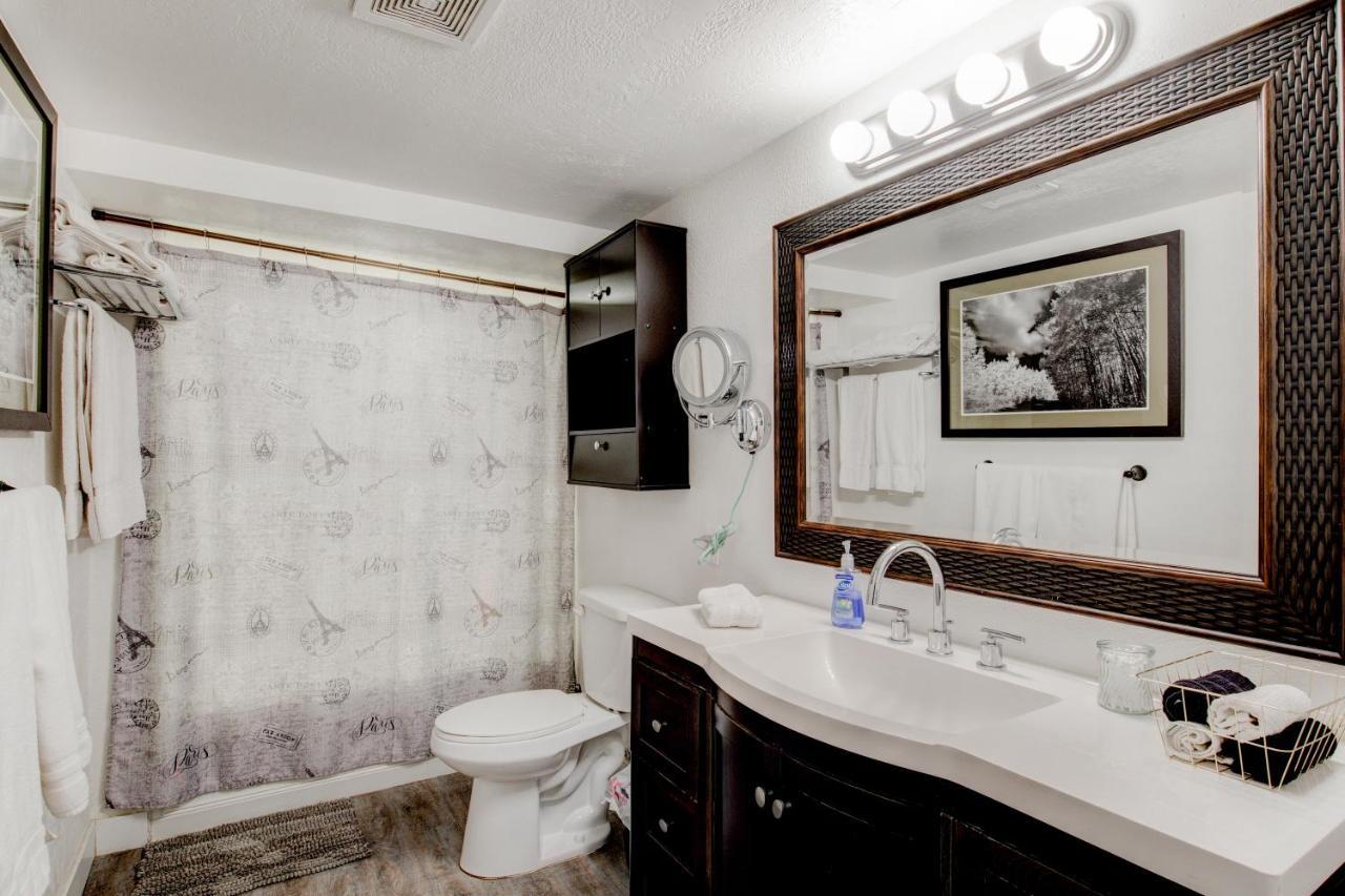 Modern Private Whole Unit 4 Bedroom Guest Suite King Bed ソルトレイクシティ エクステリア 写真